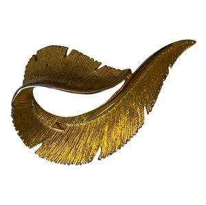 Vintage brooch by sarah coventry with signature